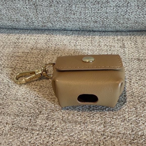 Bandolier Air Pods Clip-On Pouch Tan W Gold Hardware used - Picture 5 of 6